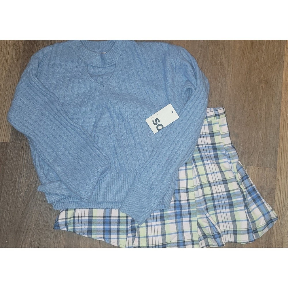 Juniors skirt outfit sweater and skirt xs and size 1‎ nwt